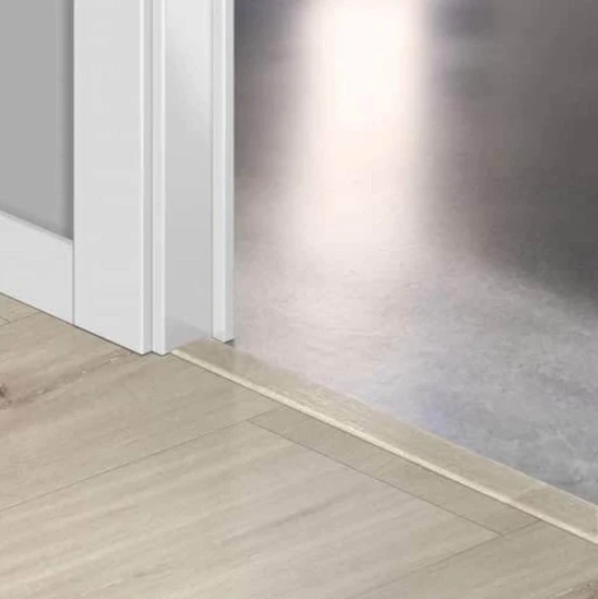 Лайстна PVC Incizo 40038 Дъб каньон бежов QSVINCP40038 2.00м