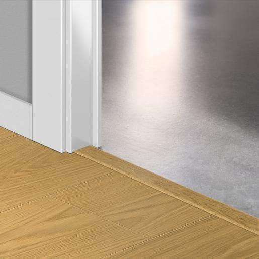 Лайстна MDF Incizo 4749 Дъб натурален лакиран QSINCP04749 2.15м