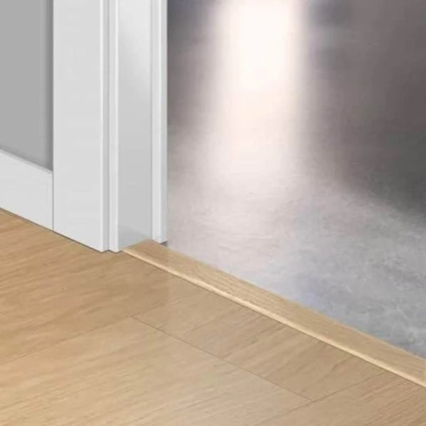Лайстна PVC Incizo 40032 Дъб Селект светъл QSVINCP40032 2.00м