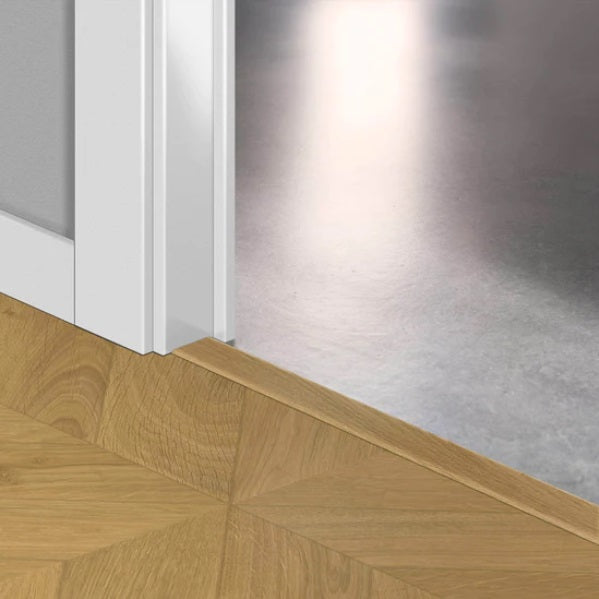 Лайстна MDF Incizo 4161 Дъб Шеврон естествен QSINCP04161 2.15м