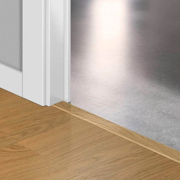 Лайстна PVC Incizo 40098 Дъб мед QSVINCP40098 2.00м