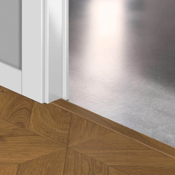 Лайстна MDF Incizo 4162 Шеврон Дъб кафяв QSINCP04162 2.15м