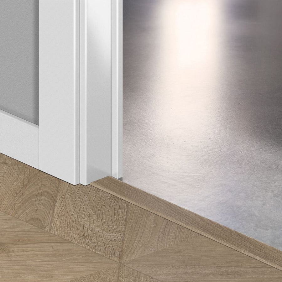 Лайстна MDF Incizo 4164 Шеврон дъб светлокафяв QSINCP04164 2.15м
