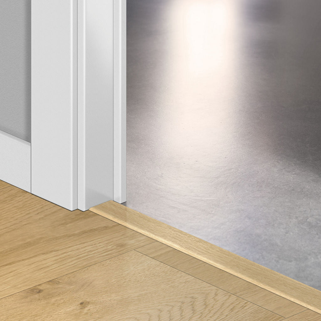 Лайстна PVC Incizo 40018 Дъб Дрифт бежов QSVINCP40018 2.00м